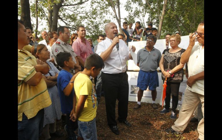 Enrique Alfaro, durante el recorrido en el Parque Liberación. EL INFORMADOR / E. Barrera