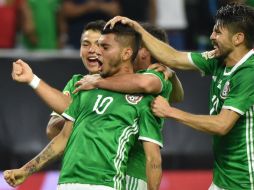 Jesús Manuel Corona condujo la pelota entre cinco rivales para anotar el gol que empató el juego. AFP / N. Almeida