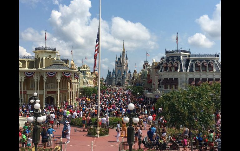 El FBI investiga si Omar Mateen exploró Disney World y otros lugares antes del ataque. AP / ARCHIVO