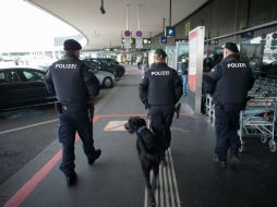 La policía belga autorizó a sus efectivos a llevar sus armas de trabajo a sus casas. EFE / ARCHIVO