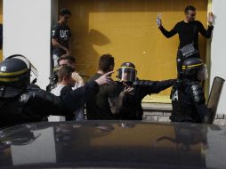 Ayer en Lille hubo altercados entre “hooligans” británicos y Fuerzas de Seguridad. EFE / T. Vandermersch