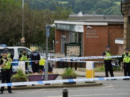 Cox se encontraba en  las inmediaciones de la biblioteca de Birstall, al norte de Inglaterra, con votantes  contra el Brexit. AFP / O. Scarff