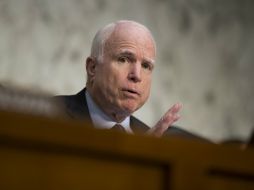 John McCain culpa a Barack Obama y sus 'políticas fallidas'. AP / E. Vucci