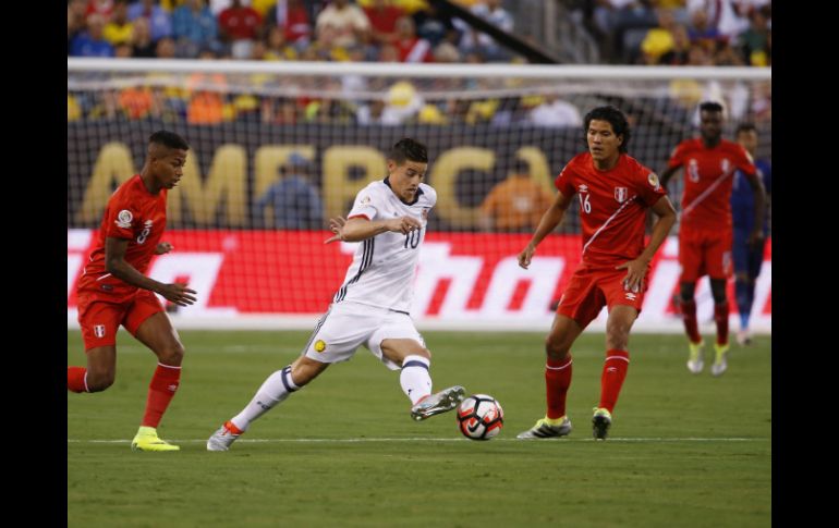 James tuvo algunas oportunidades de anotar gol pero no logró concretarlas. EFE / J. Szenes