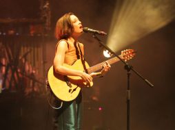 'Hasta la raíz'. María Natalia Lafourcade Silva, anoche frente al público en el Teatro Diana. EL INFORMADOR / F. Atilano