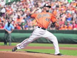 Yovani Gallardo salió de la lista de lesionados para permitir dos carreras, cinco hits y cuatro bases por bolas en cinco innings. AP /