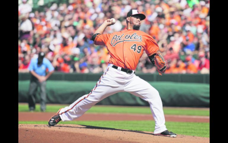 Yovani Gallardo salió de la lista de lesionados para permitir dos carreras, cinco hits y cuatro bases por bolas en cinco innings. AP /