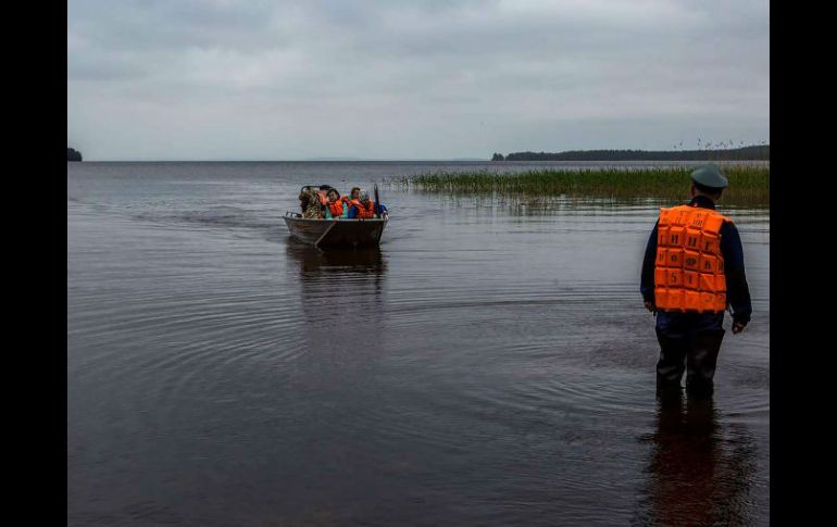 Los pequeños participaban de una excursión, pero se extraviaron en el lago Syamózero. AFP / STR