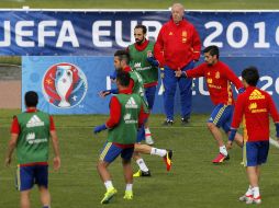 ''La Roja'' entrena en Burdeos antes de que se desarrolle el partido este martes, en el Stade de Burdeaux. AP / M. Fernández