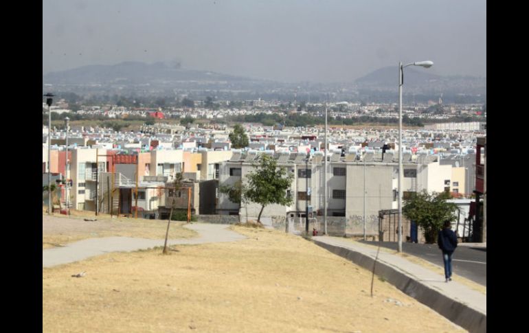 Con el nuevo reglamente los constructores esytán obligados a sembrar árboles y colocar alumbrado LED. EL INFORMADOR / ARCHIVO