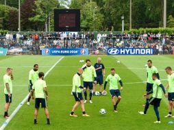 Futbolistas suecos realizan prácticas en Saint-Nazaire, antes de que se celebre el encuentro. AFP / J. Nackstrand