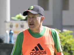 Antiguos dirigentes de la Selección piden que Osorio renuncie o sea despedido; otros, que se reflexione la situación. SUN /