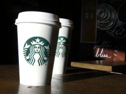 La demanda dice que Starbucks instauró a partir del 2009 una receta para crear lattes más pequeños para ahorrarse dinero en leche. AP / ARCHIVO