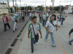 Choferes señalan que en estos momentos ganan 300 pesos diarios, con los aumentos salariales que no les han aplicado desde 2014. EL INFORMADOR / F. Atilano