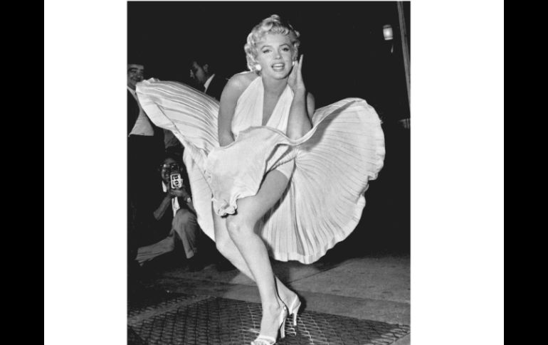 Marilyn Monroe es recordada por la escena de 'The seven year itch' donde aparece en un sexy vestido blanco. AP / ARCHIVO