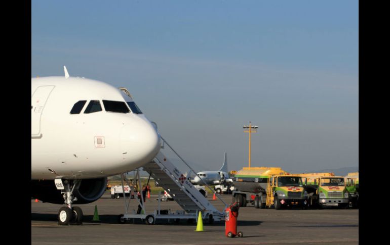 A mayo de 2016, Volaris movió 447 mil pasajeros menos que Aeroméxico. EL INFORMADOR / ARCHIVO