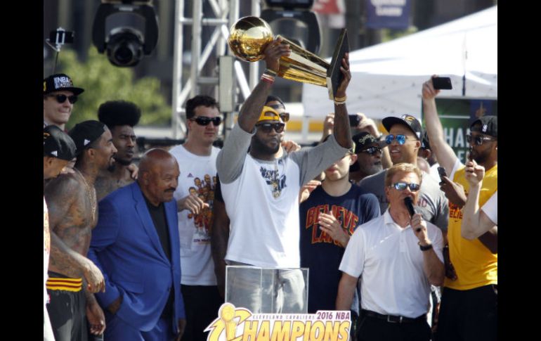 LeBron, junto a los Cavaliers, llegó la Arena Quicken Loans. EFE / D. Maxwell