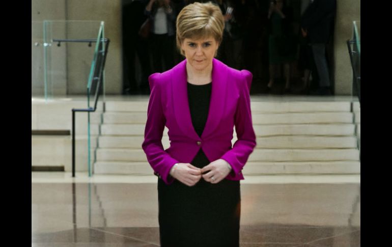 Nicola Sturgeon, jefa del gobierno regional, dijo que la opción de un segundo referéndum 'está sobre la mesa'. AP / ARCHIVO