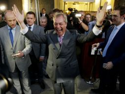 Farage, líder del partido por la Independencia de Reino Unido, celebra los resultados del referendo del jueves. AP / M. Dunham