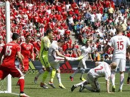 Los goles del partido fueron anotados por el polaco Jakub Blaszczykowski ('39) y el suizo Xherdan Shaqiri ('82). EFE / R. Ghement