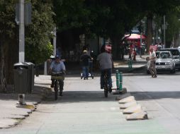 La ciclovía es unidireccional (de Oriente a Poniente), sin embargo, los usuarios circulan en los dos sentidos. EL INFORMADOR / ARCHIVO