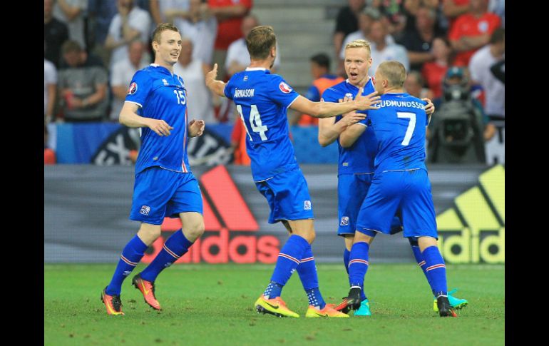 La selección de Islandia buscará sorprender al anfitrión Francia por un boleto a semifinales. MEXSPORT / M. Zemanek