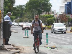 Ciclistas y automovilistas respaldan la intervención del carril exclusivo. EL INFORMADOR / R. Tamayo