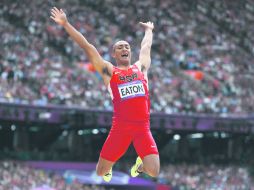 Hoy en día, Ashton Eaton tiene los mejores registros mundiales en tres de los 10 eventos del decatlón. EL INFORMADOR / ARCHIVO