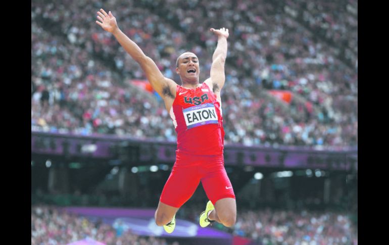 Hoy en día, Ashton Eaton tiene los mejores registros mundiales en tres de los 10 eventos del decatlón. EL INFORMADOR / ARCHIVO