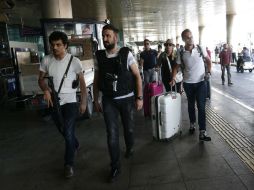 Policías turcos patrullan los alrededores del aeropuerto internacional de Ataturk en Estambul. EFE / S. Suna