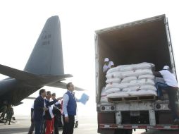 Cada avión transportará 18 toneladas de maíz, frijol y leche en polvo para las tiendas de Diconsa que no han sido surtidas. EFE / F. Guasco