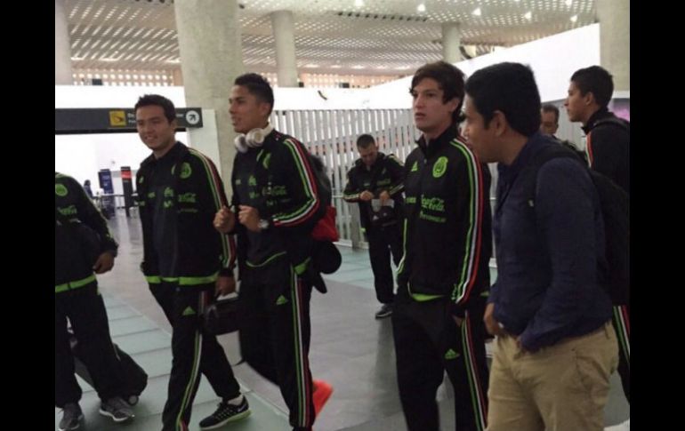 Los miembros del equipo mexicano se dirigen a Aguacalientes, lugar donde se llevará a cabo el encuentro. TWITTER / @miseleccionmx