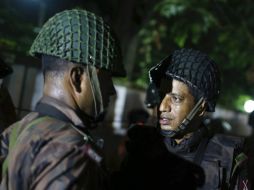 Las fuerzas de seguridad de Bangladesh se concentran en la zona del conflicto. AP /