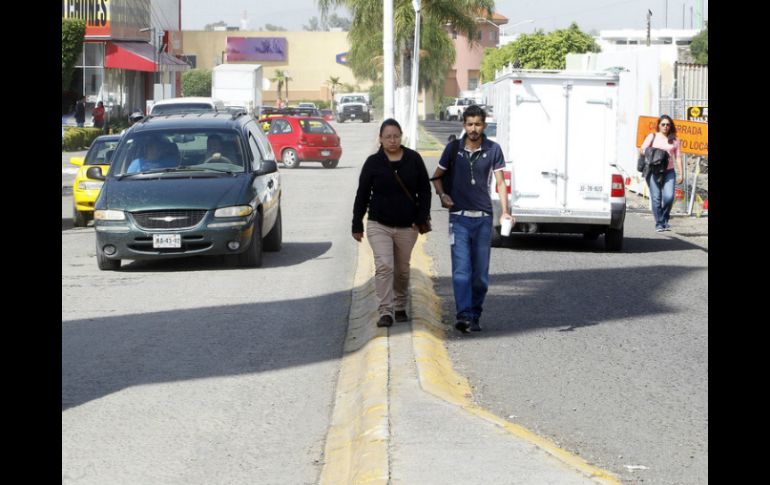 Sobre quienes corren más peligro en las calles y caminos 35.7 por ciento considera que los peatones. EL INFORMADOR / ARCHIVO