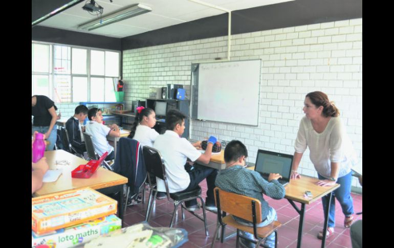 El grupo de sexto grado de Nunutzi-Kie disfruta las actividades dispuestas por la maestra Érika, quien los ayuda a ser independientes. ESPECIAL /