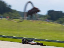 “Checo” se había metido en los puntos poco después de la primera mitad de la carrera, por lo que el resultado final le molesta. EFE / ARCHIVO