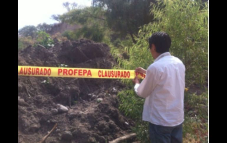 Los inspectores clausuran de manera Total Temporal las actividades luego de una inspección en el río San Juan de los Lagos. ESPECIAL / profepa.gob.mx