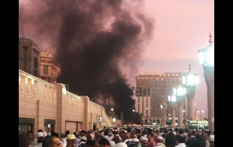 Un terrorista se hizo explotar en el segundo templo más sagrado del islam, pues alberga la tumba del profeta Mahoma. AP / N. Punasiya