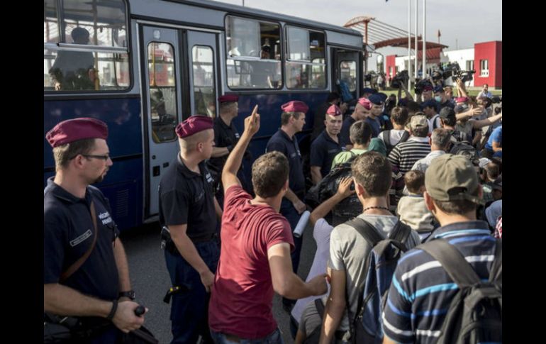 Hungría fue el primer país a erigir vallas en sus fronteras con países europeos vecinos y a abogar por el cierre de las fronteras. EFE / ARCHIVO