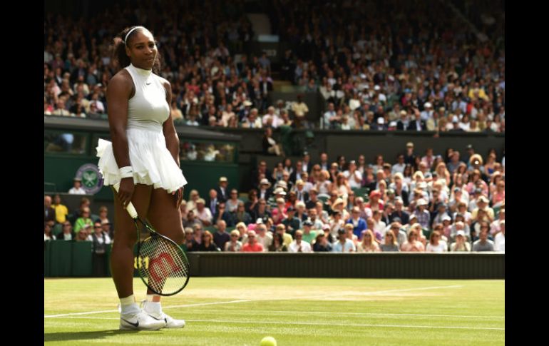 Serena jugará con la vista puesta en su trofeo 22 de Grand Slam, séptimo en Wimbledon, para igualar marca de Steffi Graf. AFP / G. Kirk