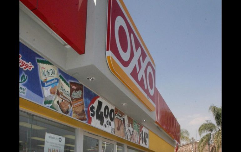 Actualmente, Femsa cuenta con alrededor de dos mil 500 tiendas de Oxxo junto a una gasolinera. EL INFORMADOR / ARCHIVO