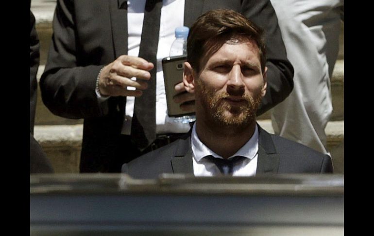 La defensa del astro argentino señala en un comunicado que Messi ya ha abonado toda la deuda tributaria. EFE / A. Estevez