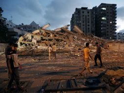 La campaña destruyó parcialmente 30 mil casas y causó el derribo de otras 12 mil viviendas. AP / ARCHIVO