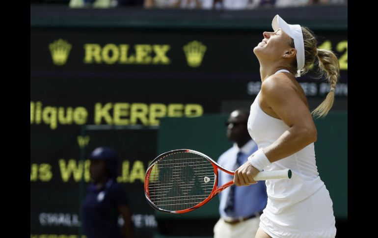 Kerber ganó 63 puntos, por 58 de la estadounidense, que salió de la central del All England Club. AP / K. Wigglesworth