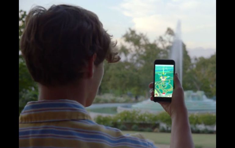 El juego de 'realidad aumentada' para teléfonos celulares ha tenido una gran demanda en la App Store. TWITTER / @Pokemon