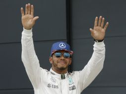 El conductor de Mercedes saldrá de la primera línea para la carrera que se llevará a cabo este domingo en Inglaterra. AP / L. Bruno