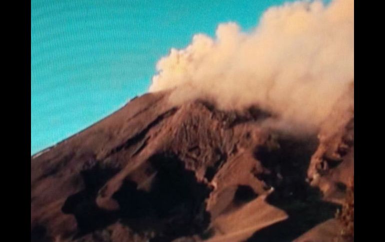 Las exhalaciones del coloso continúan con ligera disminución. TWITTER / @LUISFELIPE_P