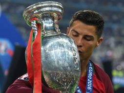 El delantero portugués Cristiano Ronaldo gana con su Selección el torneo continental. EFE / F. Gambarini