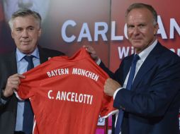 Carlo Ancelotti, quien este lunes tuvo la primera práctica con la escuadra alemana, desea continuar con el estilo de Pep Guardiola. AFP / G. Schiffman