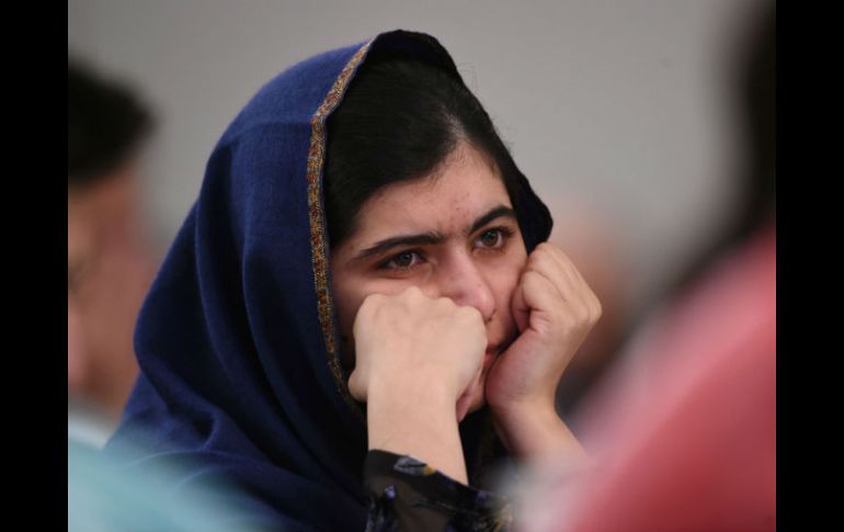 Malala había estado en contacto por Skype con un grupo de niñas de ese campamento y quería conocerlo. AP /